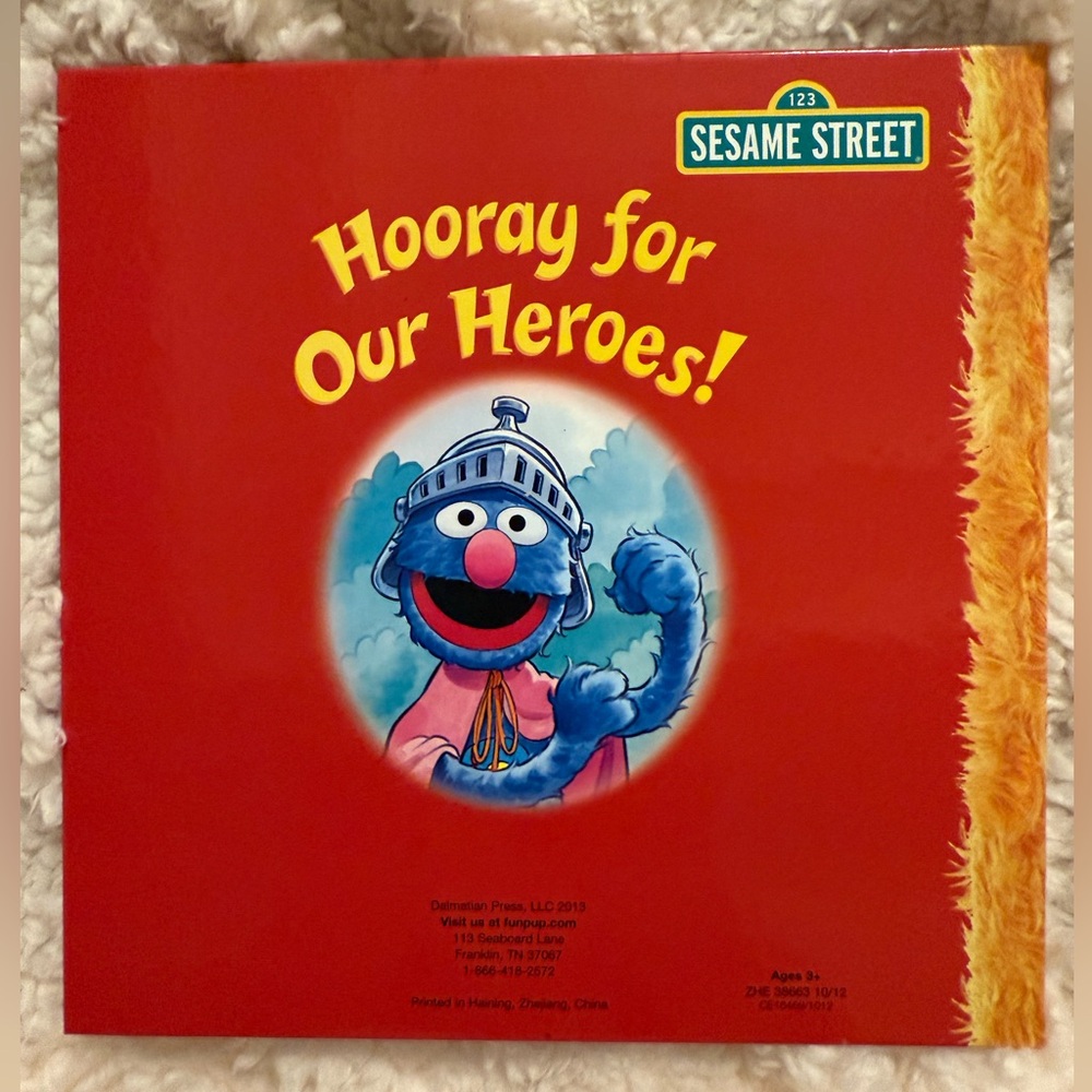 4 Sesame Street Books featuring Elmo, Big Bird, The Count, Grover, & many more - Picture 10 of 16